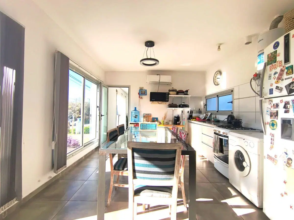 VILLA CATALINA CASA 3 DORM, DOS EN PB, HERMOSO PATIO ESCRITURA 5
