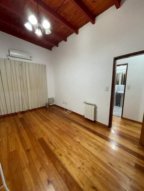 Excelente Oportunidad! Venta de Casa! 2 PH de 3 Dorm. en B Alto Verde! 4