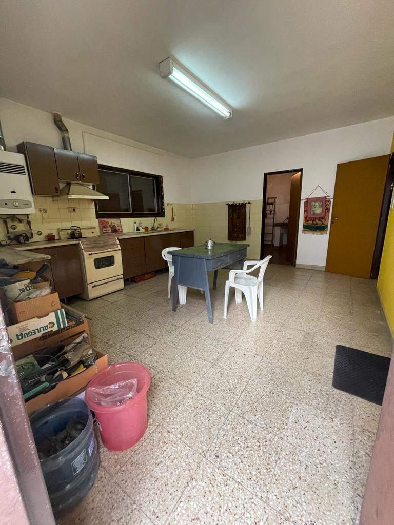 Venta de Casa 3 Dorm. Dpto con 2 Dorm. en Bº Granja de Funes 5