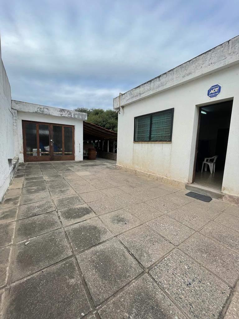 Venta de Casa 3 Dorm. Dpto con 2 Dorm. en Bº Granja de Funes 3