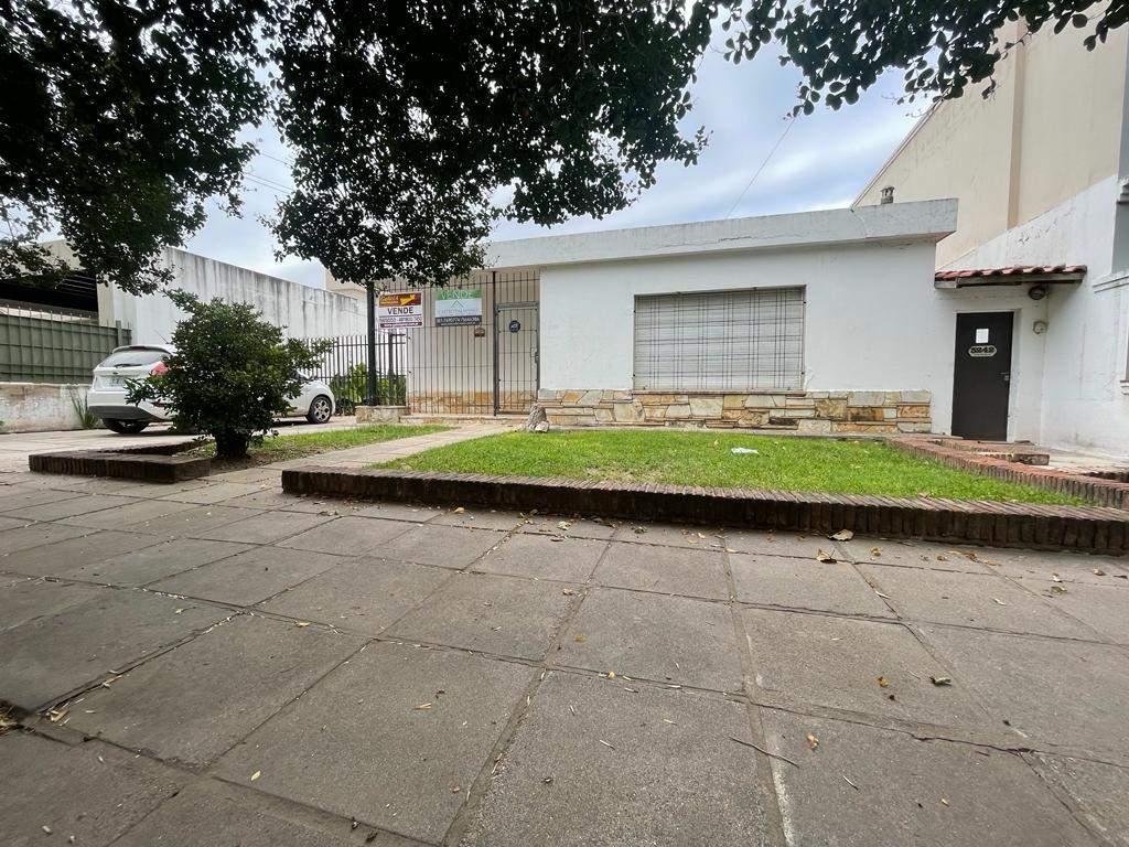 Venta de Casa 3 Dorm. Dpto con 2 Dorm. en Bº Granja de Funes 2