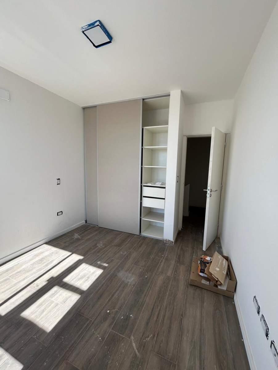 Se Vende Excelente Duplex de Tres Dorm. en Distrito Sur! 2