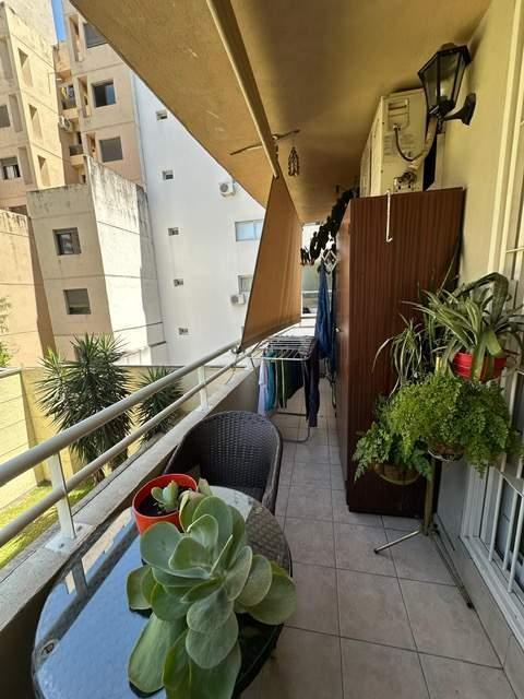 Se Vende Excelente Dpto en General Paz de Dos Dorm.! 4