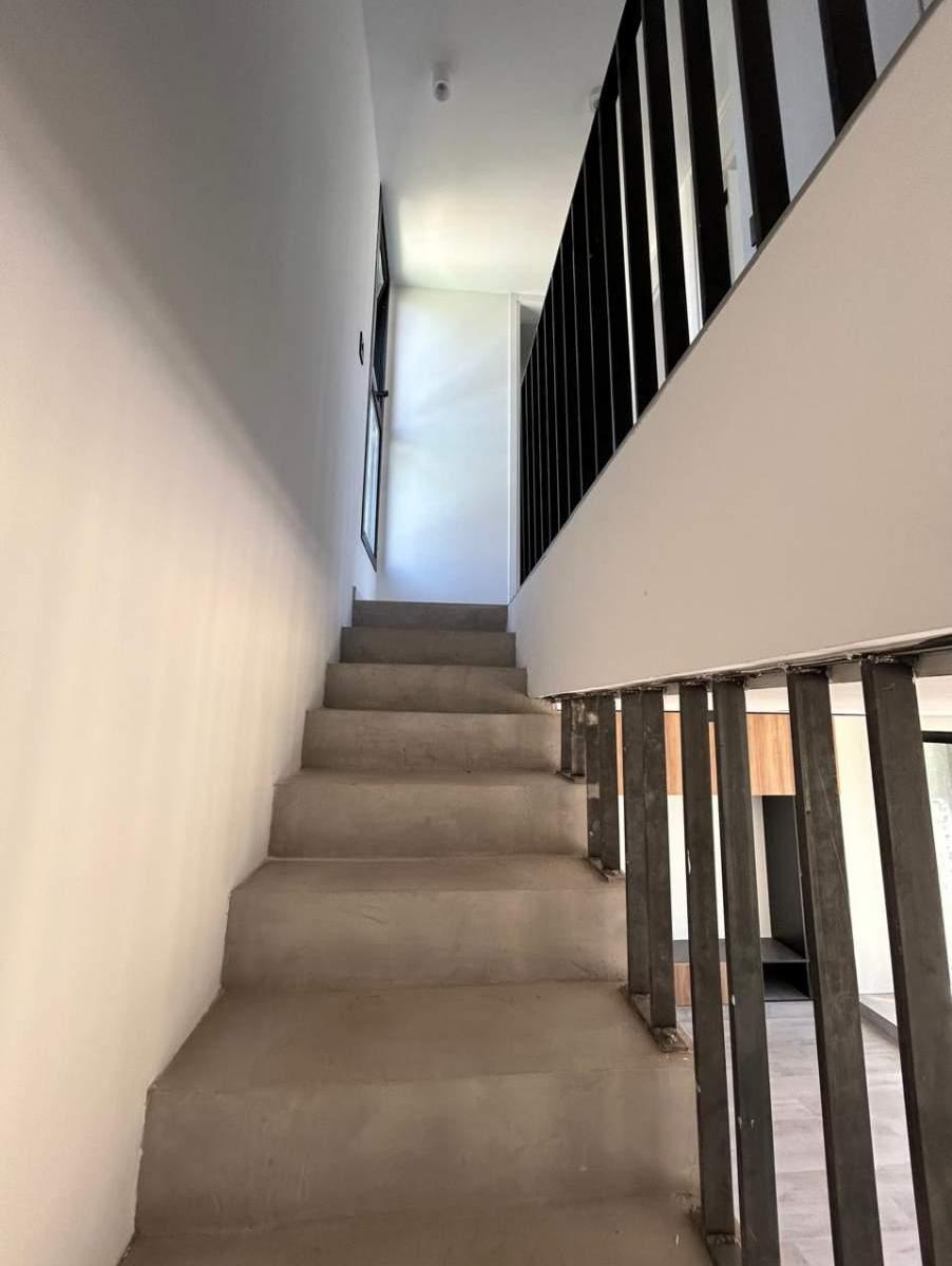 Venta Amplia Casa en Barrio Tejas 4 4