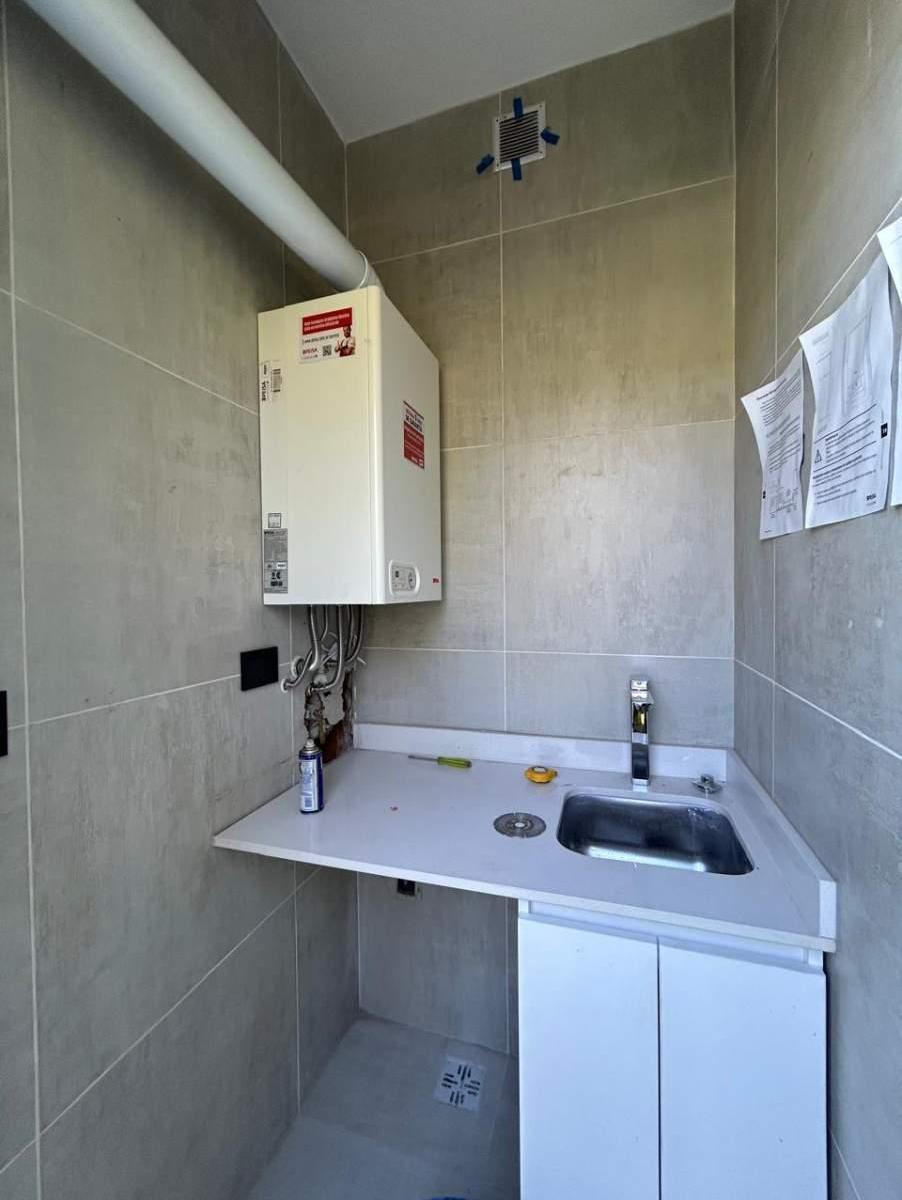 Venta Amplia Casa en Barrio Tejas 4 5