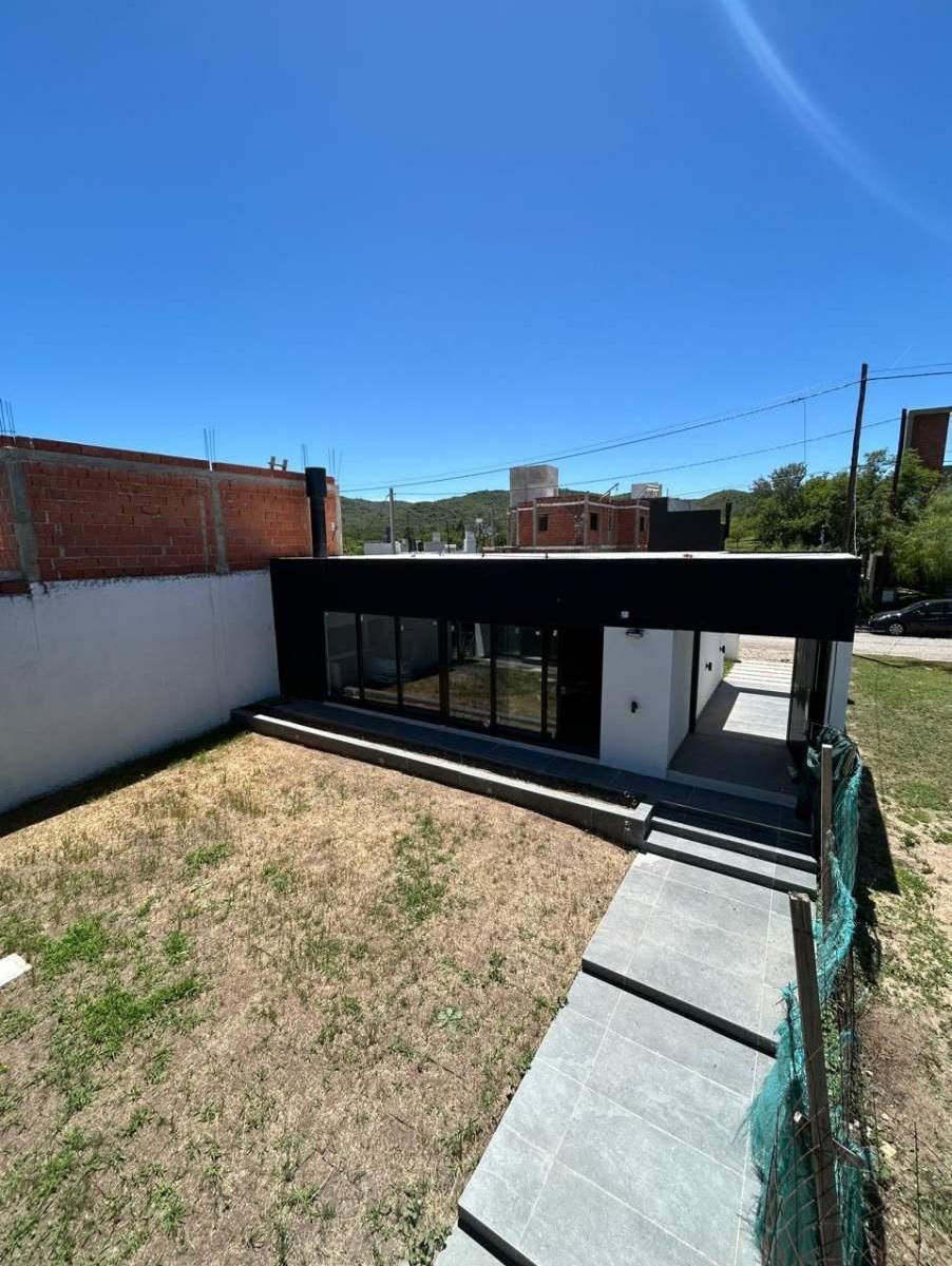 Venta Amplia Casa en Barrio Tejas 4 2