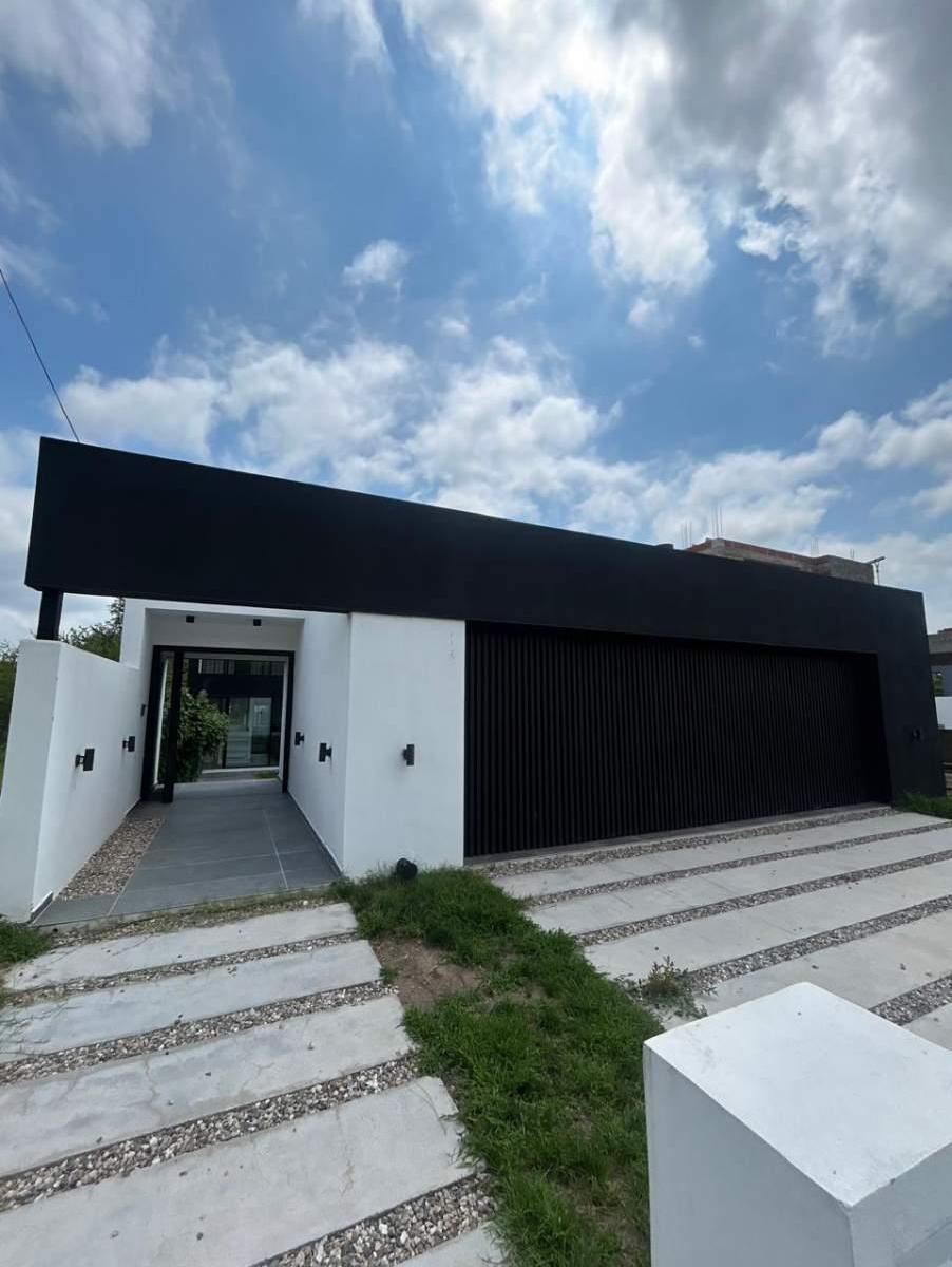 Venta Amplia Casa en Barrio Tejas 4 2