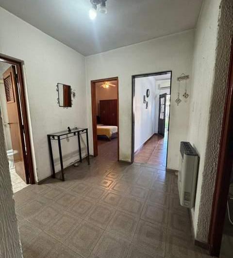 VENTA EN BARRIO SAN MARTIN CASA CON 3 DORM!! 5