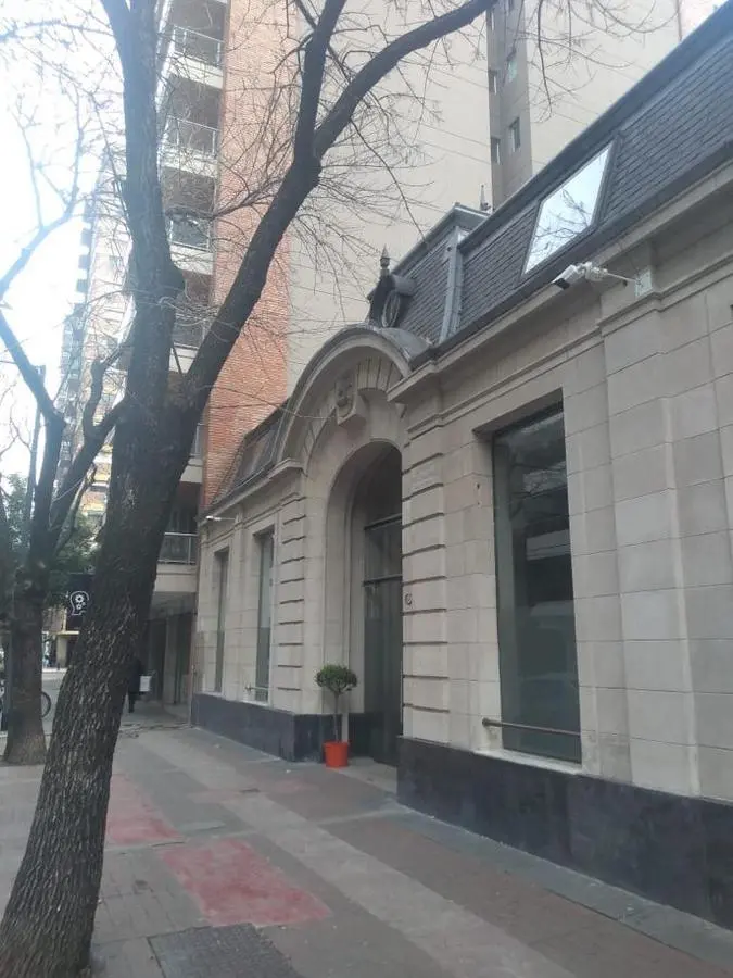 Alquiler / Venta Local Las Cañitas Galería Ideal Gastronómicos Oficina Equipado Jorge Newbery 1