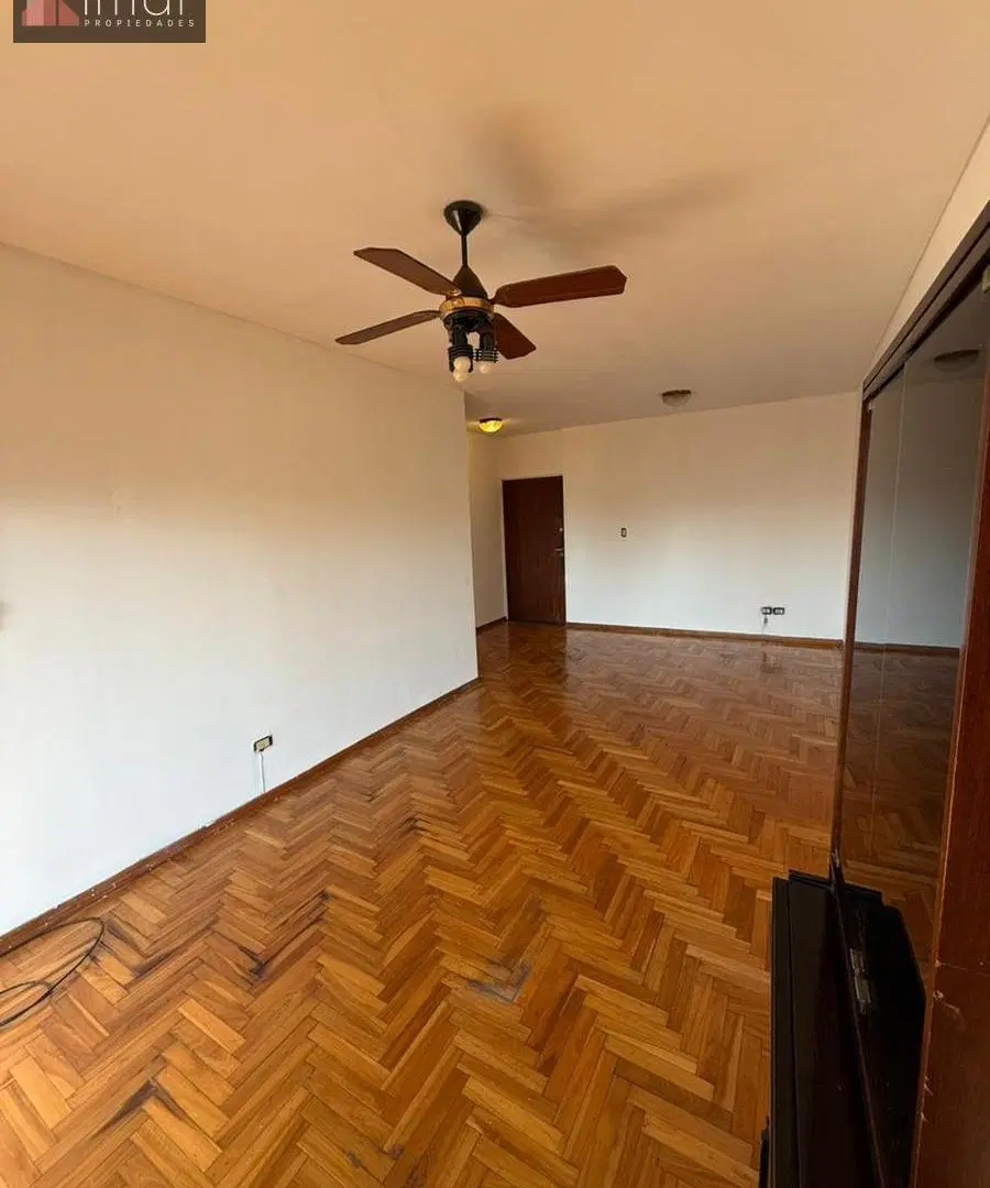 Venta de 3 ambientes Luminoso con Balcón Corrido al Frente Av. Independencia cerca de la UADE 4