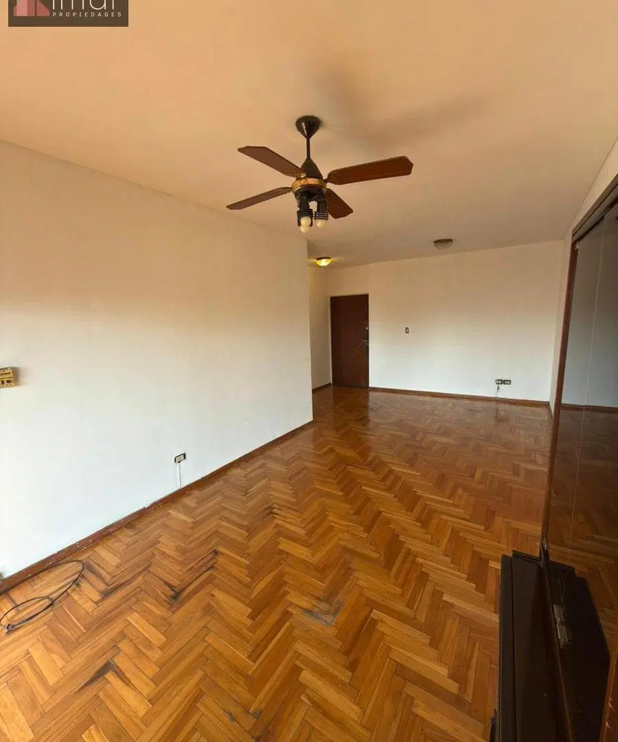 Venta de 3 ambientes Luminoso con Balcón Corrido al Frente Av. Independencia cerca de la UADE 2