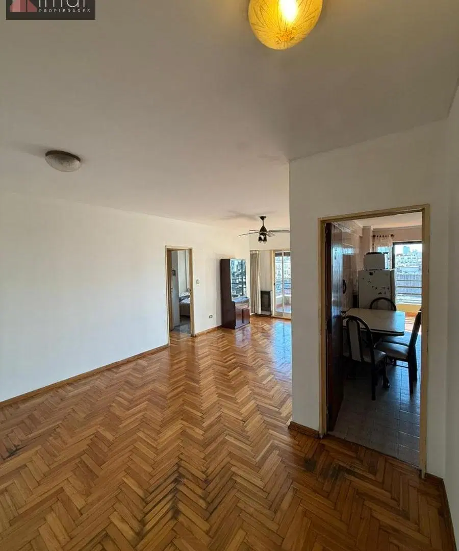 Venta de 3 ambientes Luminoso con Balcón Corrido al Frente Av. Independencia cerca de la UADE 4