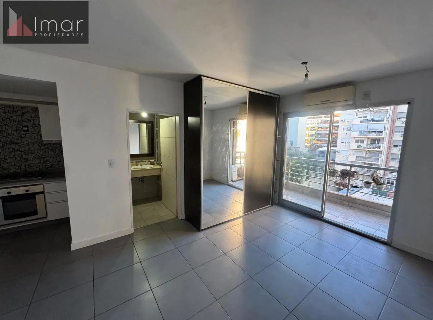 Venta Monoambiente Belgrano Con Balcon Luminoso Moldes 3
