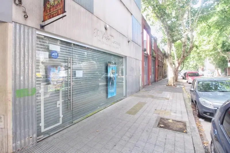 RESERVADO - EXCELENTE LOCAL - Thames 700 - Zona Oulets 1