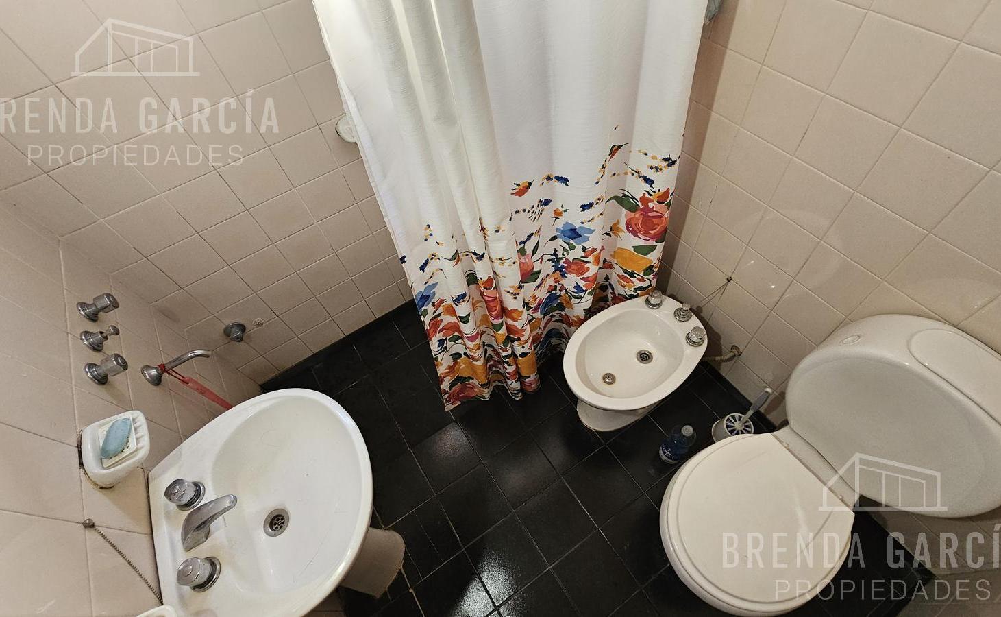 Foto de Casa + Local + Departamento en Venta En Colon Entre Rios., imagen 5