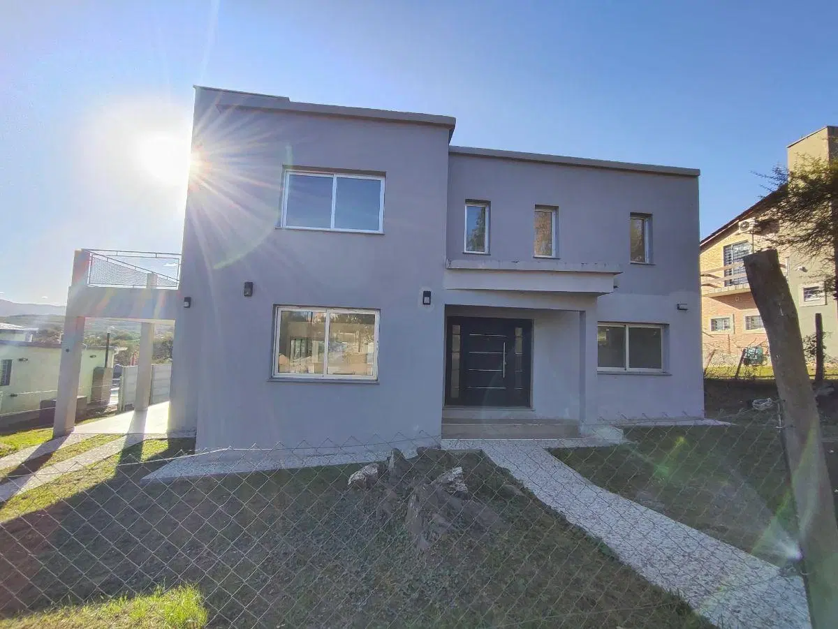 CHALET EN VENTA EN BARRIO CERRADO "LOMAS DEL REY", MAYU SUMAJ, CORDOBA 1