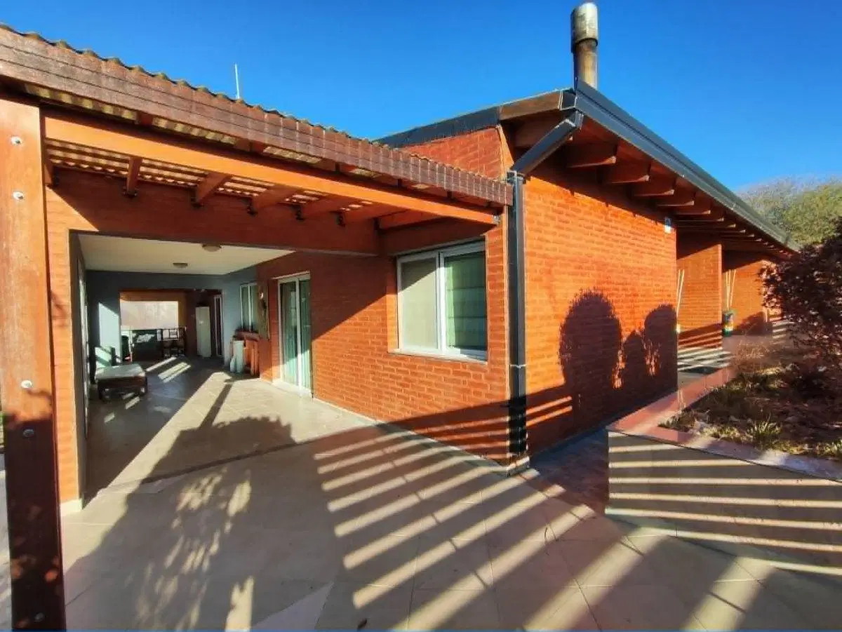 CHALET EN VENTA EN BARRIO CERRADO "LOMAS DEL REY", MAYU SUMAJ, CORDOBA 1