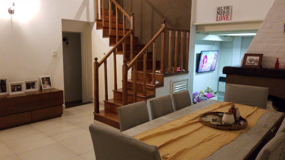 VENTA CASA CASTELAR NORTE - APTO CREDITO BANCARIO - OPORTUNIDAD U$S 249000