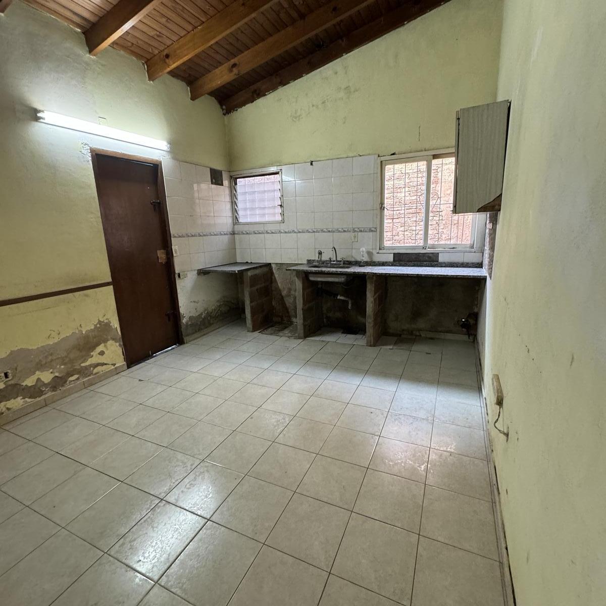 VENTA CASA ITUZAINGO NORTE A REFACCIONAR ZONA INDUSTRIAL