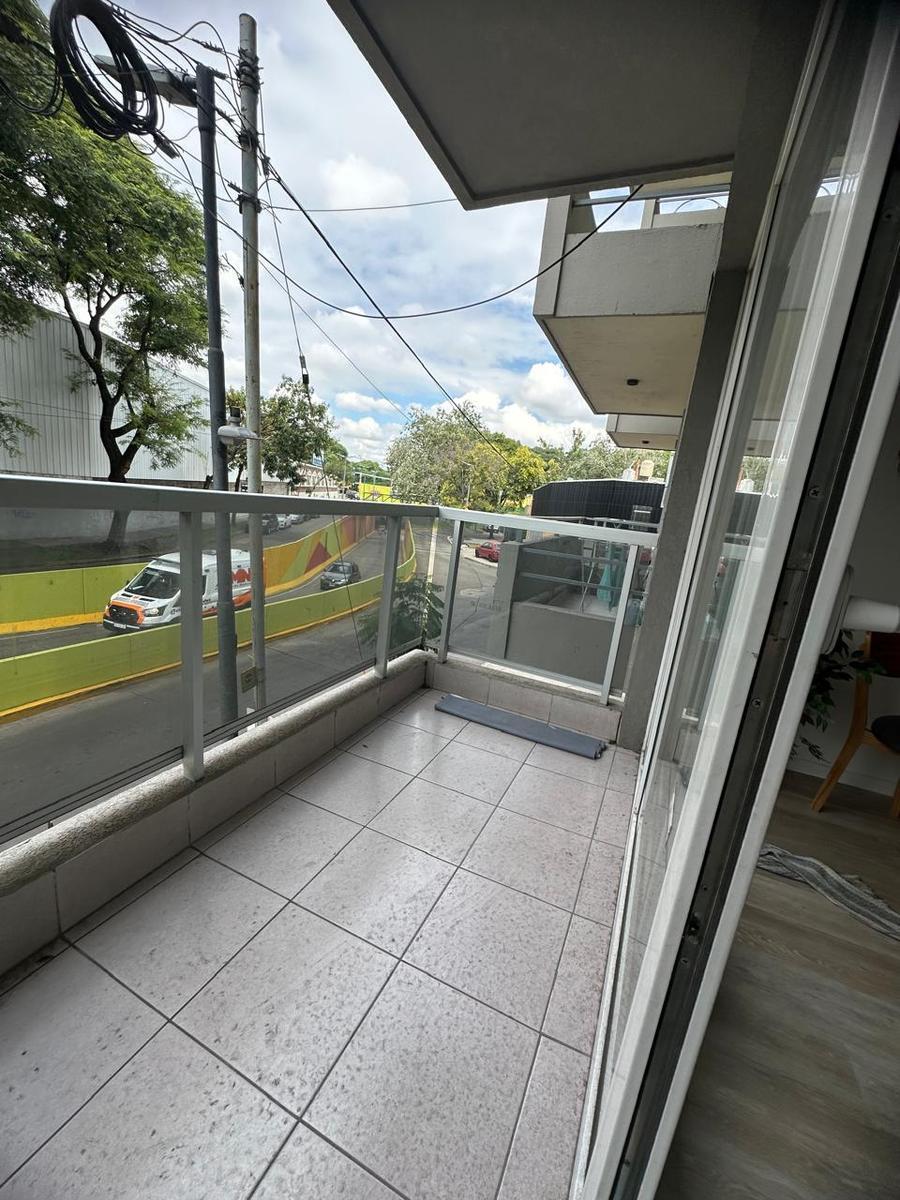 Departamento Dos Ambientes con Patio en Venta Villa Ortuzar 3