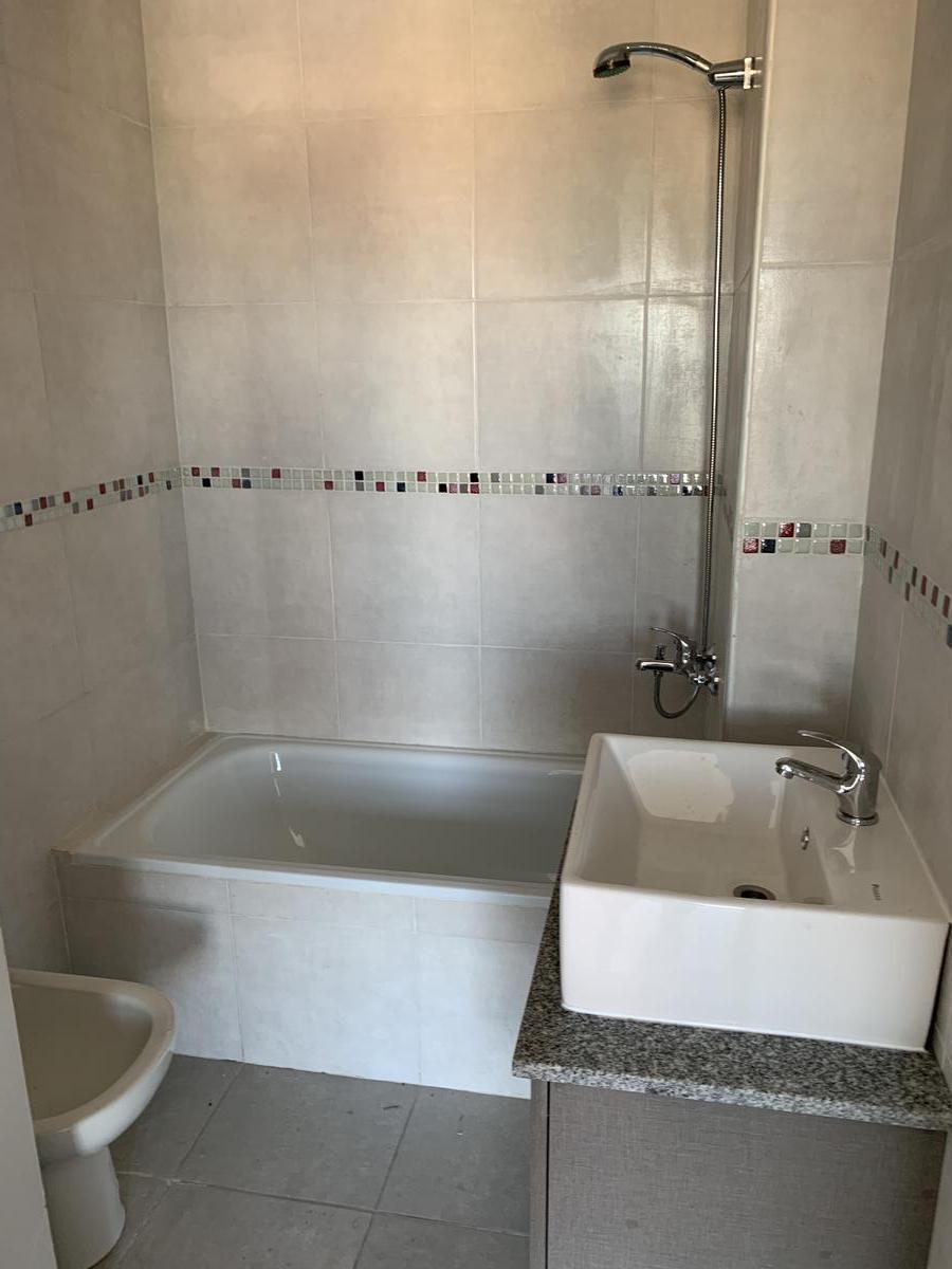 Venta Departamento 2 Ambientes Balcon Al Frente Moron 5