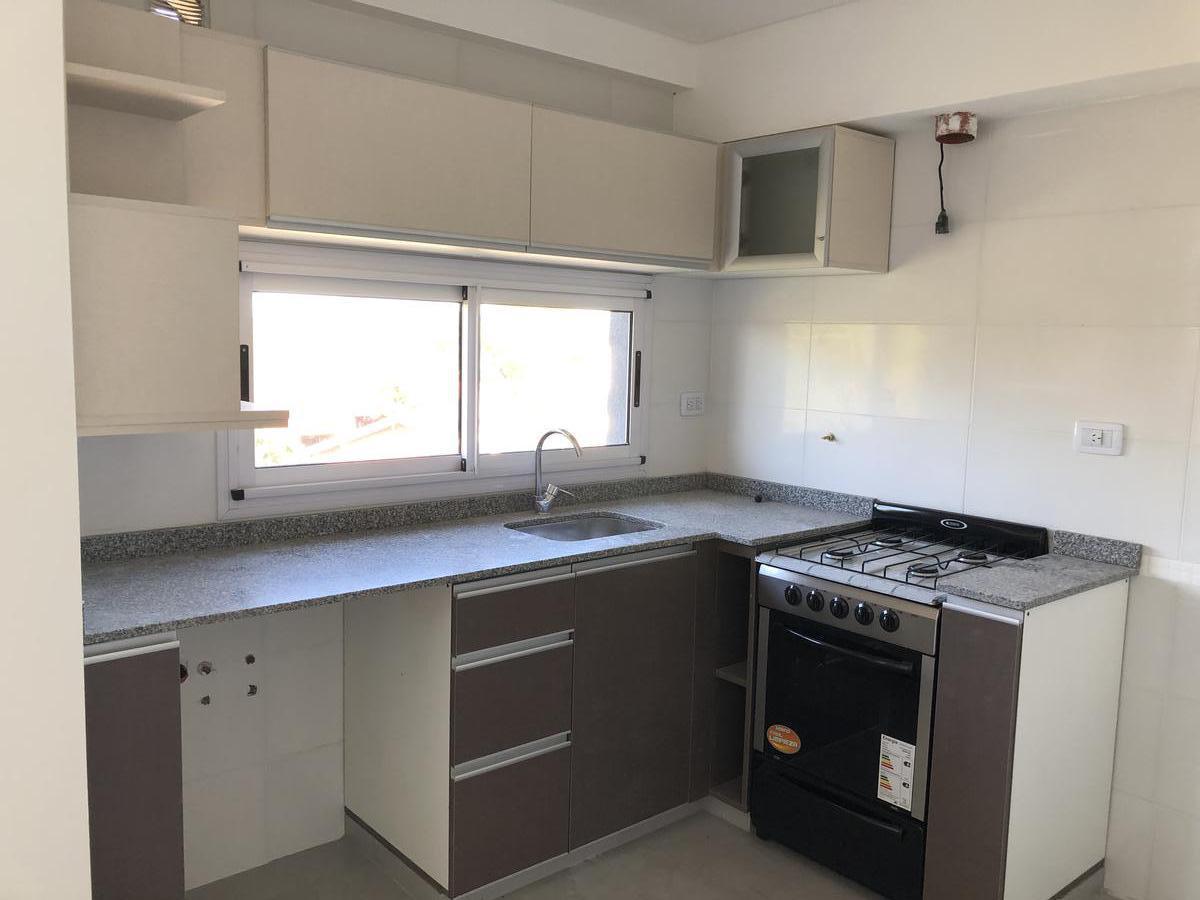 Venta Departamento 2 Ambientes Balcon Al Frente Moron 2