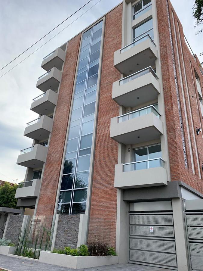 DEPARTAMENTO DOS AMBIENTES COCHERA APTO CREDITO ITUZAINGO