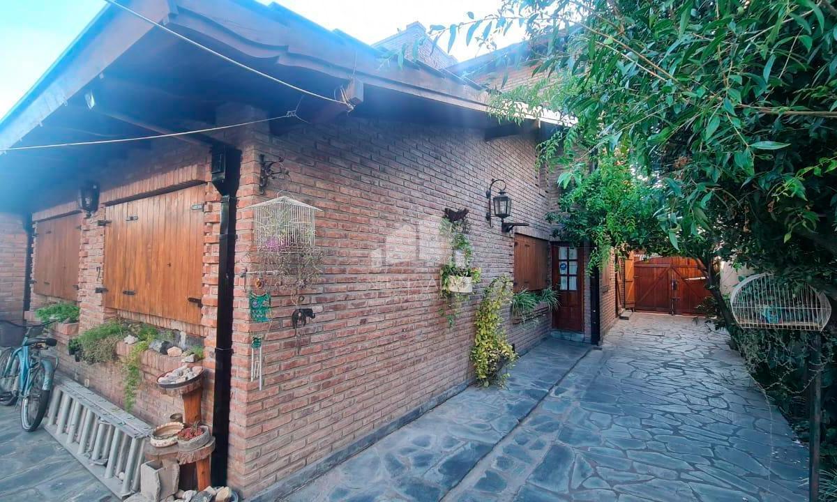 Venta Casa 5 AMBIENTES en Ituzaingo Norte APTA CREDITO