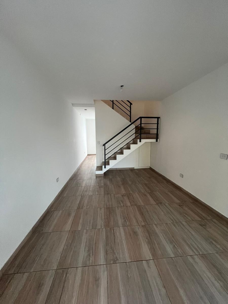 Venta PH en Castelar Sur 4
