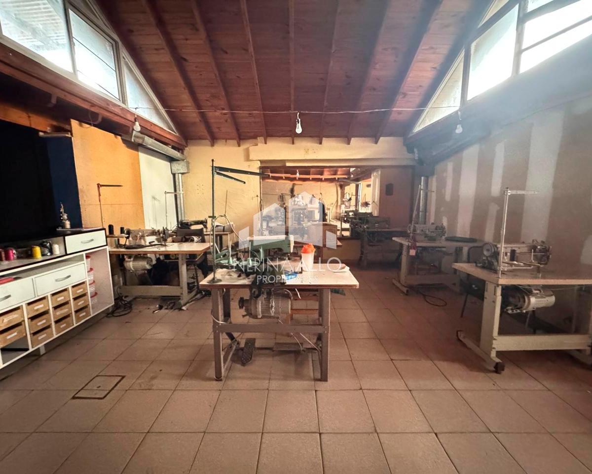 Venta Locales en Bloque Ituzaingo Norte 2