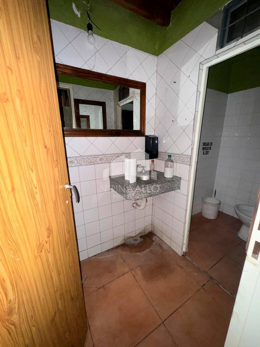 Venta Locales en Bloque Ituzaingo Norte 5