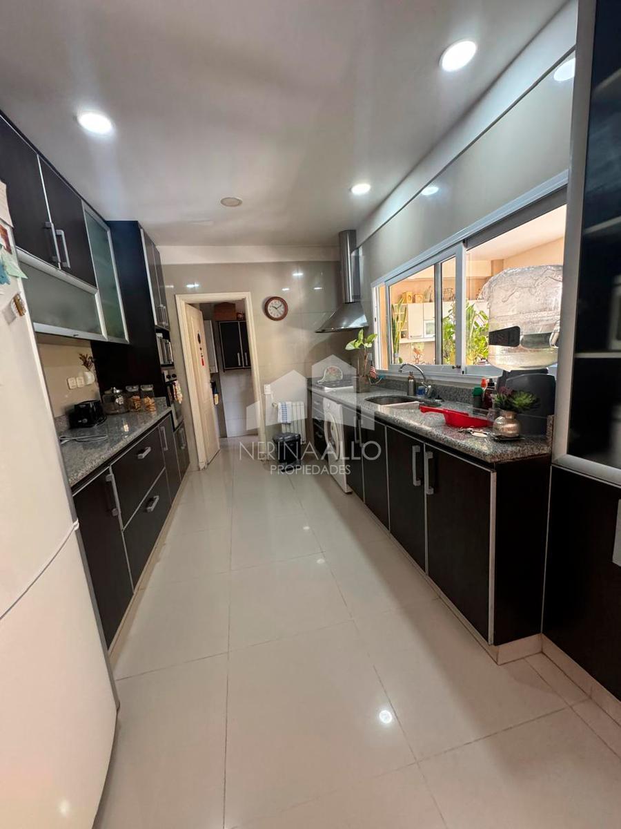 Foto de Venta Casa 5 Amb en Castelar Norte, imagen 2
