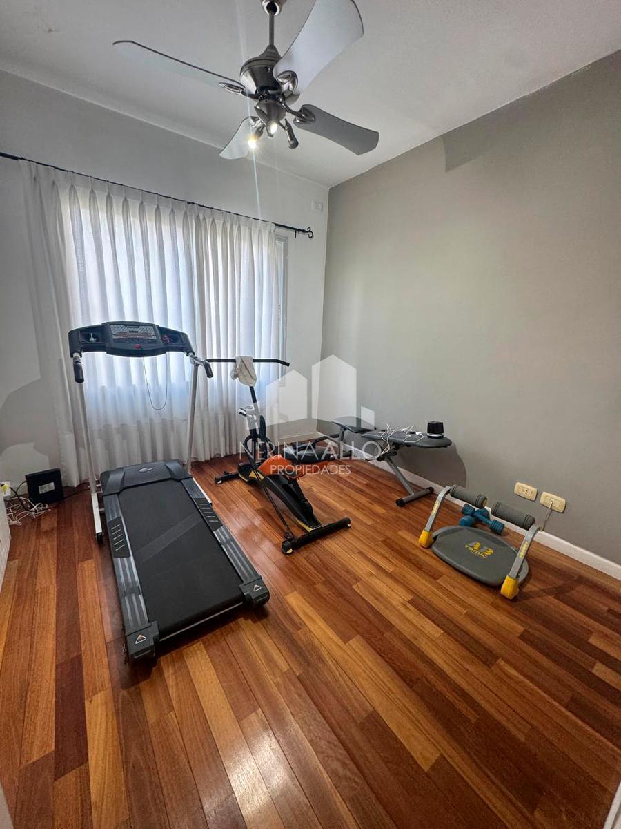 Foto de Venta Casa 5 Amb en Castelar Norte, imagen 4