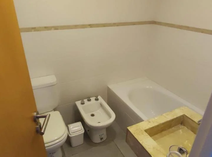Alquiler Departamento Monoambiente con Cochera en Ituzaingo Sur 5
