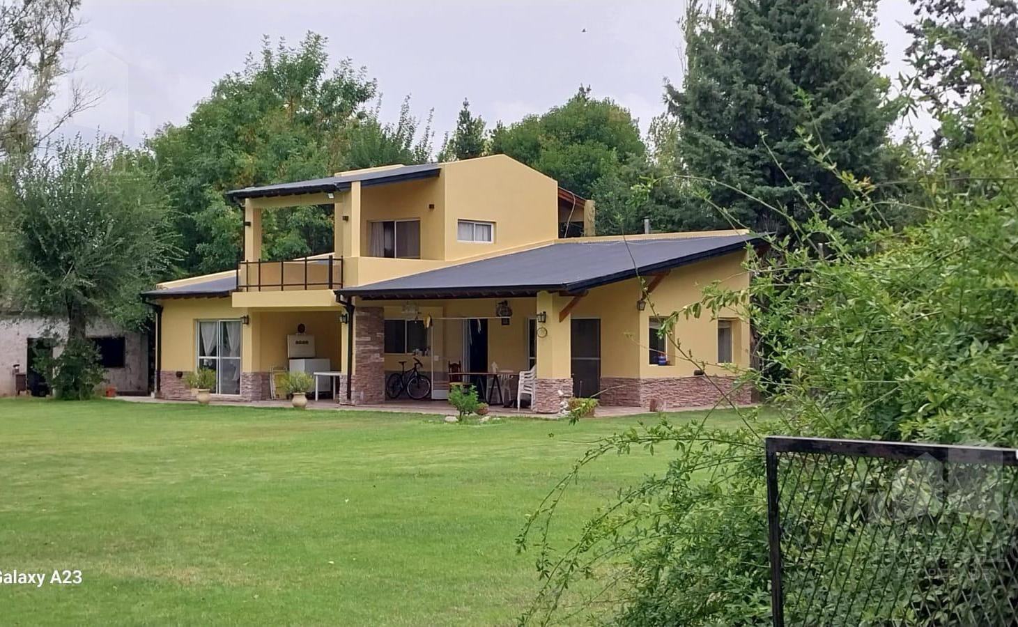 Venta Casa 4 Ambientes en Club De Campo El Moro Marcos Paz