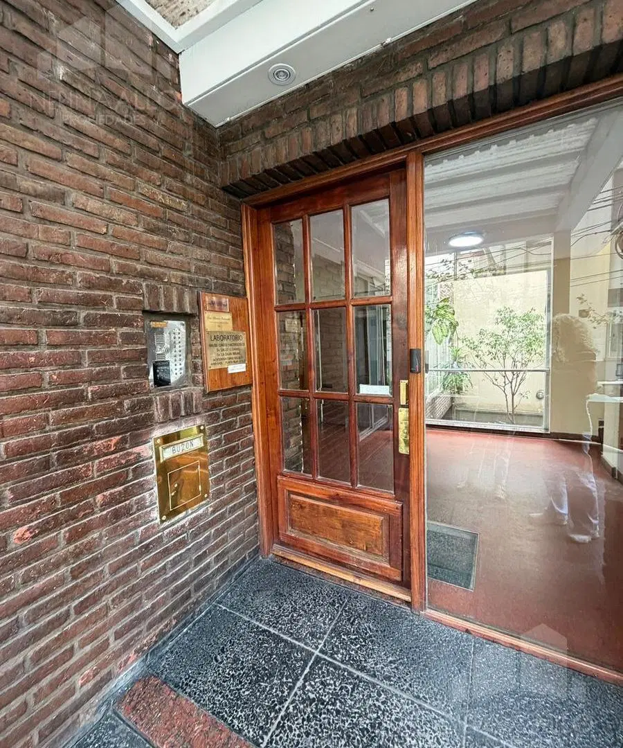 Venta Oficina 5 Ambientes en Moron Centro 5