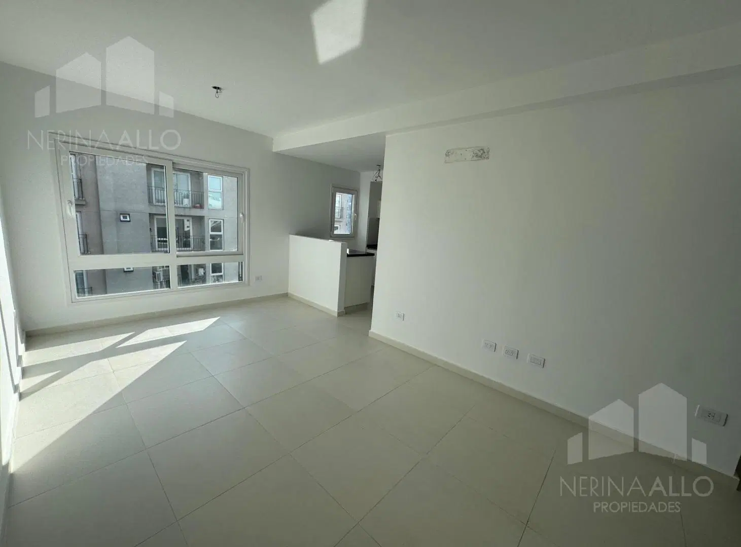 Venta Departamento 3 Ambientes con Cochera en Ituzaingo Norte 4