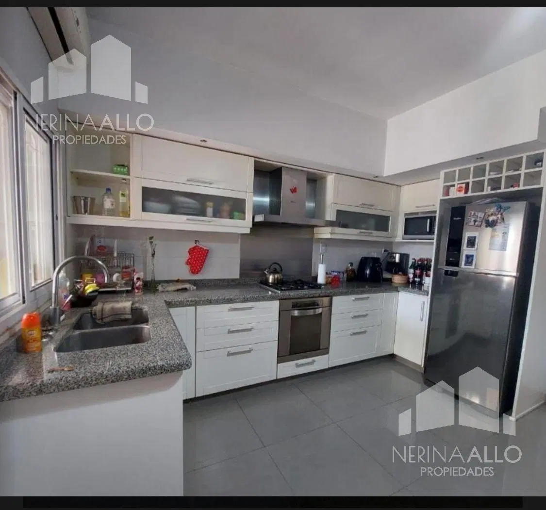 VENTA CASA 3 AMBIENTES CASTELAR NORTE PILETA 3