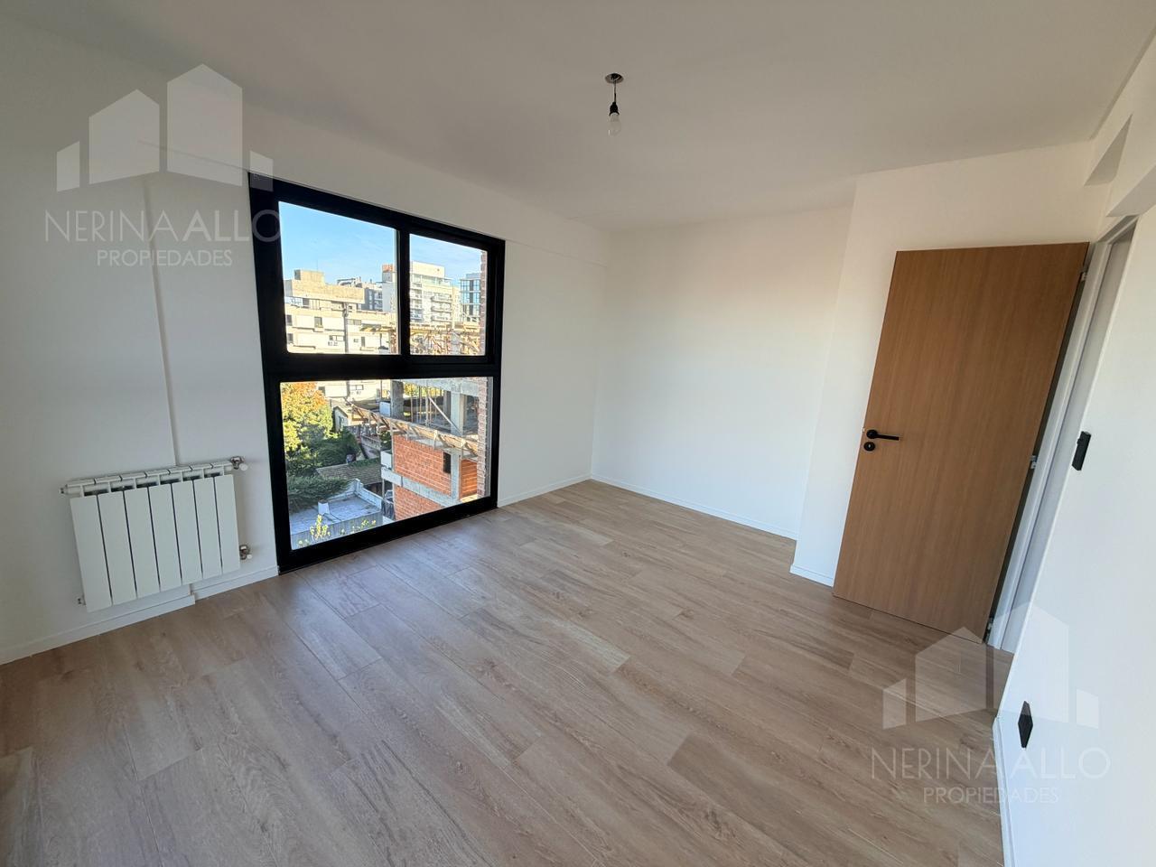 Venta Departamento 4 Ambientes Con Terraza y Cochera en Ituzaingo Norte