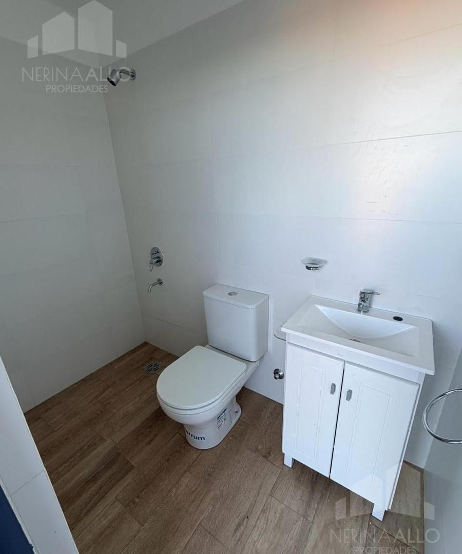 Venta Departamento 4 Ambientes Con Terraza y Cochera en Ituzaingo Norte