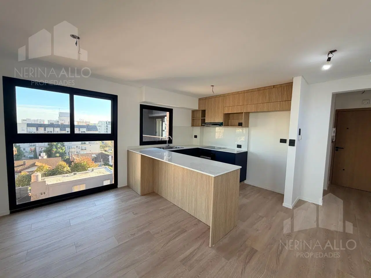 Venta Departamento 4 Ambientes Con Terraza y Cochera en Ituzaingo Norte 3