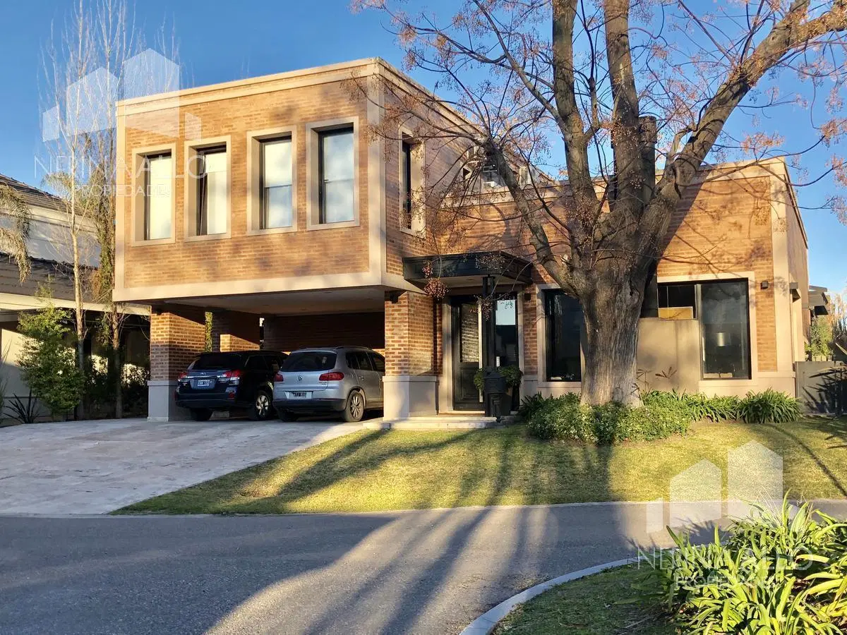 Venta  casa 5 ambientes   Altos del Sol . Ituzaingo parque leloir 2