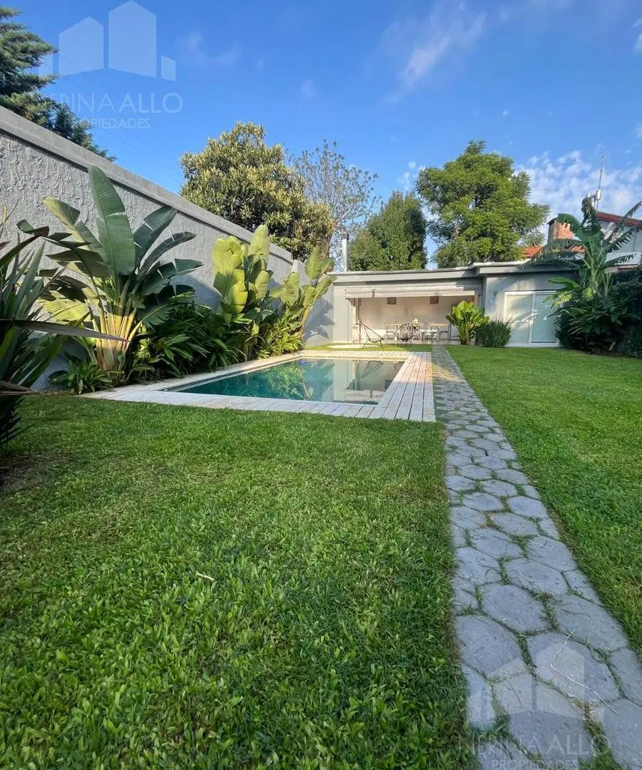 VENTA CASA 4 AMBIENTES EN CASTELAR NORTE 1