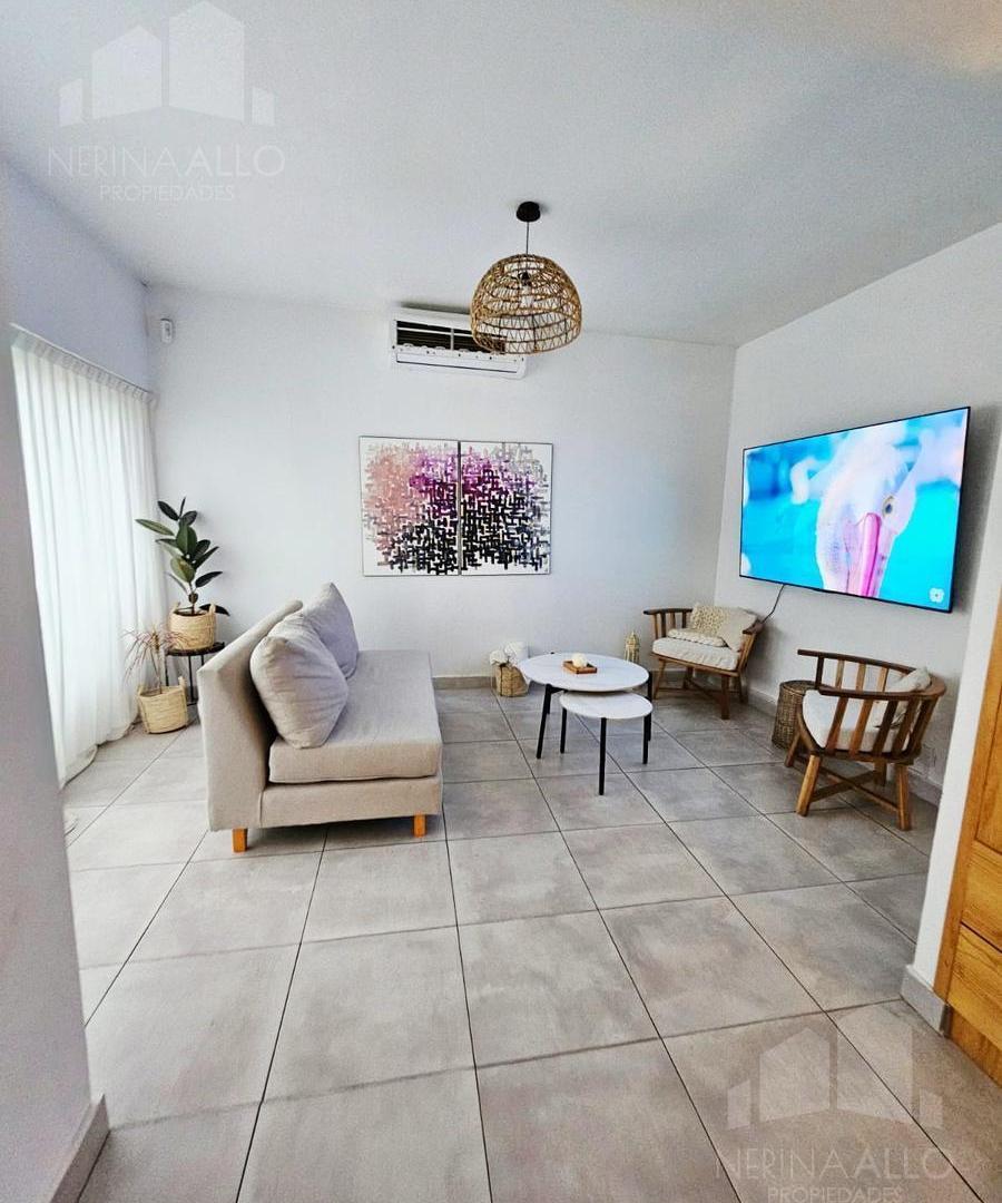 Foto de VENTA CASA 4 AMBIENTES EN CASTELAR NORTE, imagen 2
