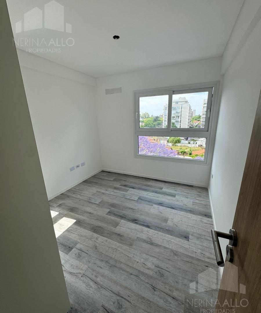 Foto de VENTA DEPARTAMENTO 2 AMBIENTES CON COCHERA ITUZAINGO NORTE, imagen 4