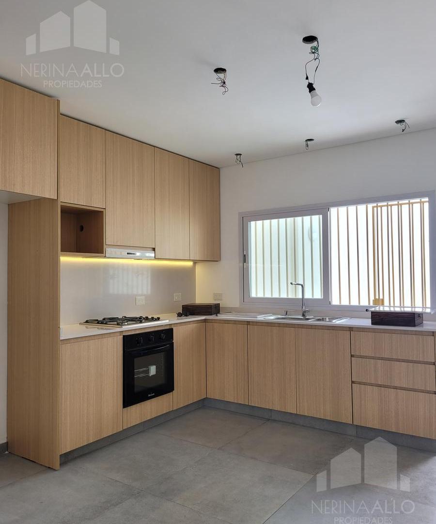 Foto de Venta duplex Casa Ph 4 Ambientes en Parque Leloir ituzaingo norte, imagen 4