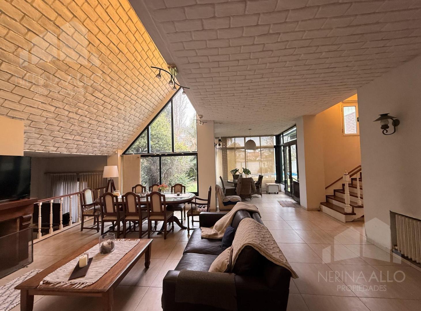 Foto de VENTA IMPORTANTE CASA EN CASTELAR NORTE, imagen 1
