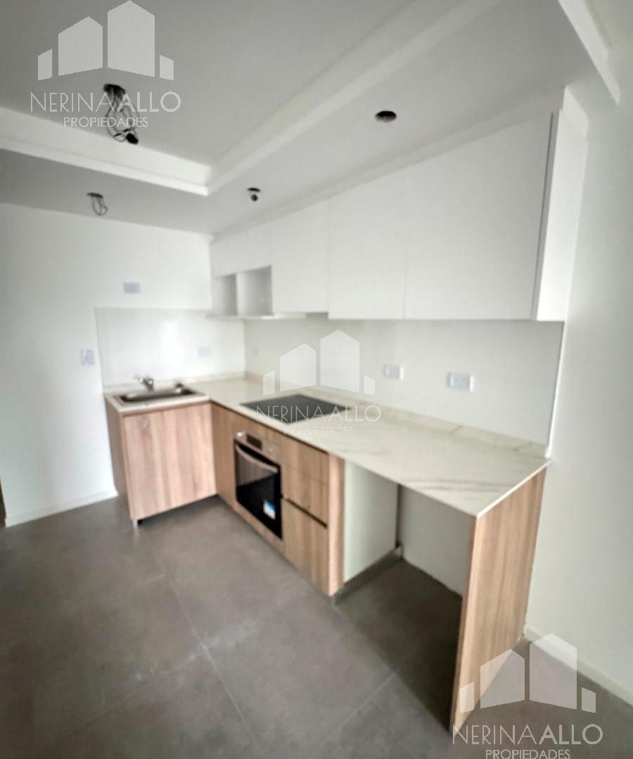Foto de VENTA DEPARTAMENTO 2 AMBIENTES COCHERA Y BAULERA EDIFICIO SENTIRE, imagen 2