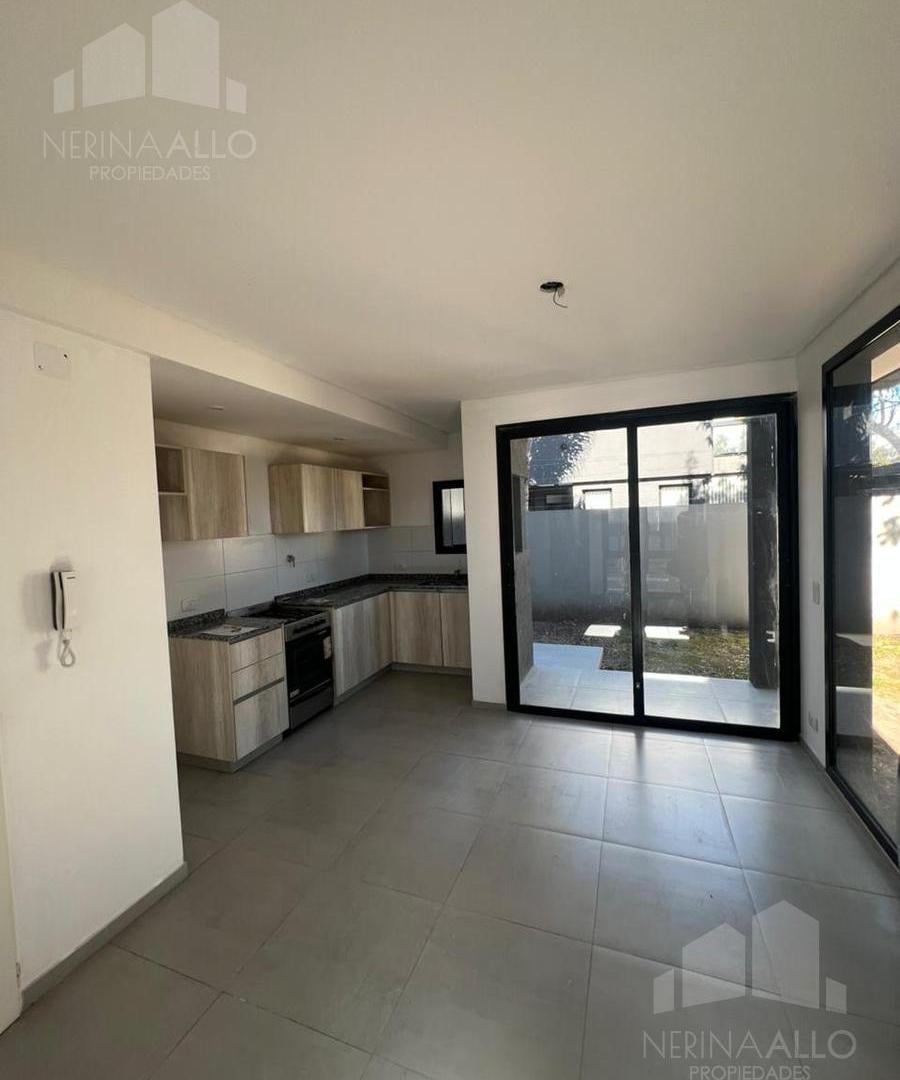 Foto de VENTA ALQUILER DUPLEX 3 AMBIENTES COMPLEJO CERRADO ITUZAINGO APTO, imagen 4