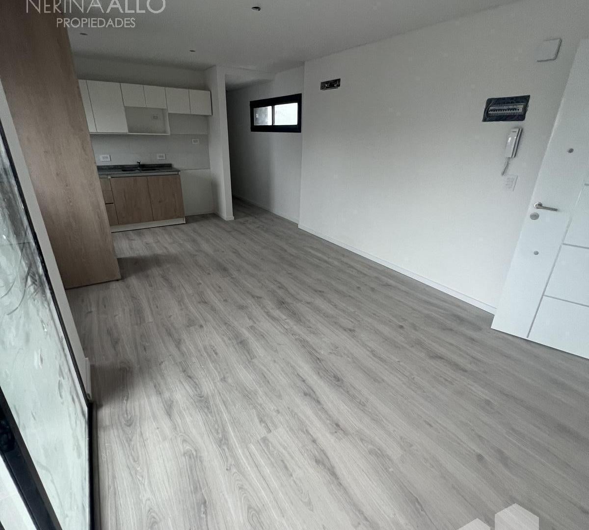 Foto de VENTA DEPARTAMENTO OFICINA 3 AMBIENTES ITUZAINGO, imagen 2